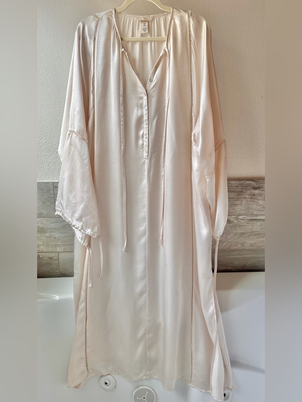 H&M Women's Cream Satin Button-Front Boho Caftan Dress Satin Tie Sleeves Size M